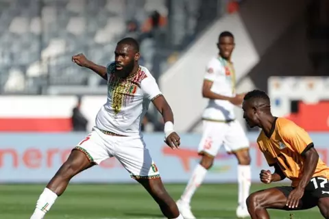 بمشاركة ديانج.. زامبيا تصطاد نسور مالي بتعادل قاتل في كأس الأمم الأفريقية